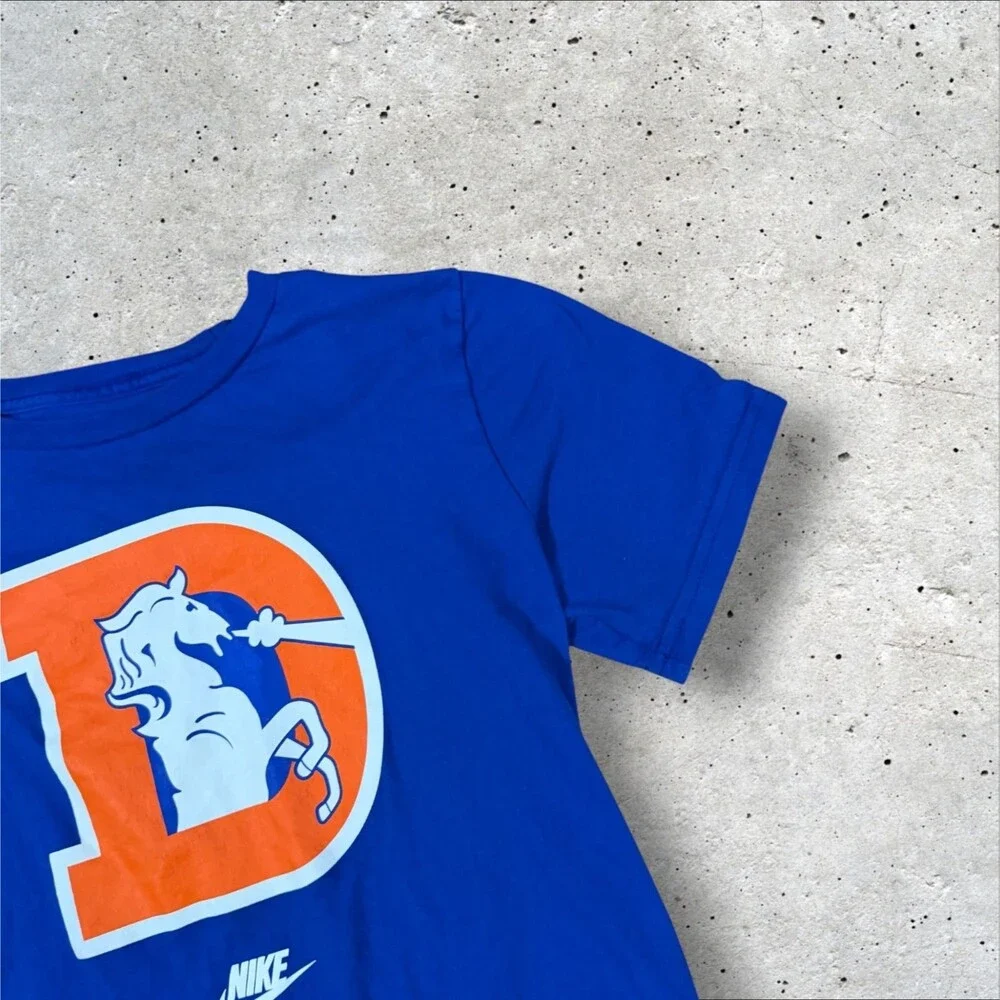 Nike Denver Broncos Vintage D Logo Graphic T Shirt Youth Size Large L 14-16 Blue